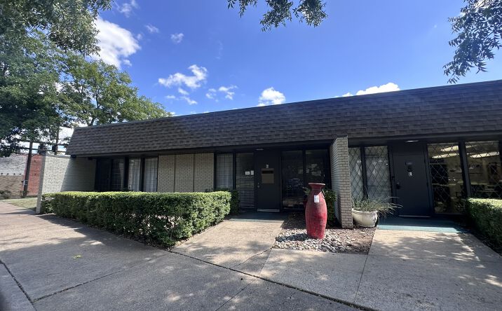 Pictures of Retail, Office property located at 201 Ferris Ave, Waxahachie, TX 75165 for lease - image #1