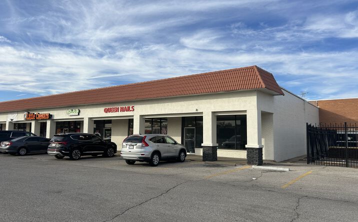 Pictures of Retail property located at 2020 W 21st St, Wichita, KS 67203 for lease - image #1