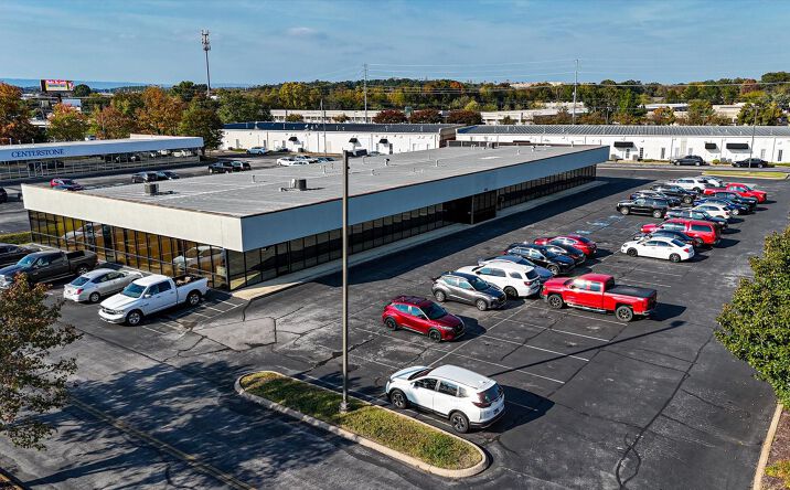 Pictures of Office property located at 6112 Shallowford Rd, Chattanooga, TN 37421 for lease - image #1