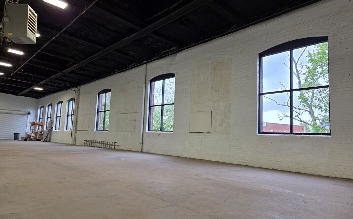 Pictures of Retail, Industrial, Restaurant property located at 725 S Main St, Middletown, CT 06457 for lease - image #1