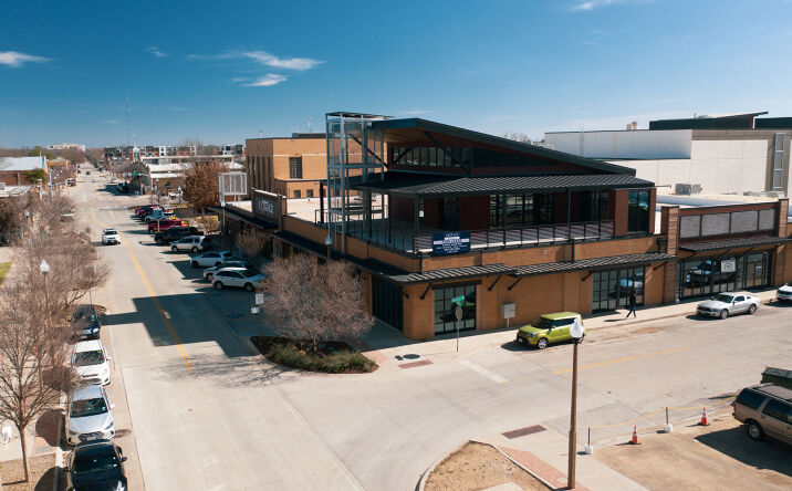 Pictures of Retail, Office property located at 314 E Hickory St, Denton, TX 76201 for lease - image #1