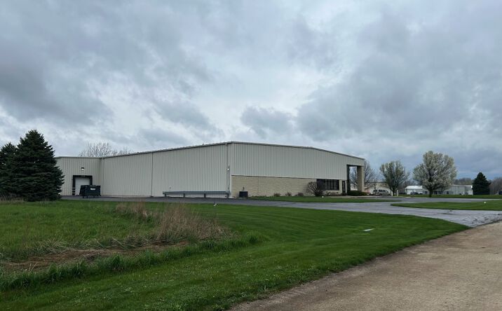 Pictures of Retail, Office, Industrial property located at 801 Clayridge Dr, Wakarusa, IN 46573 for lease - image #1