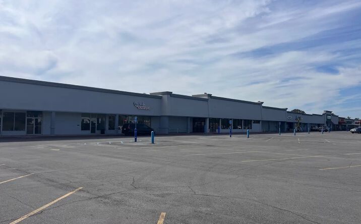 Pictures of Retail property located at 4560 LA-1, Raceland, LA 70394 for lease - image #1
