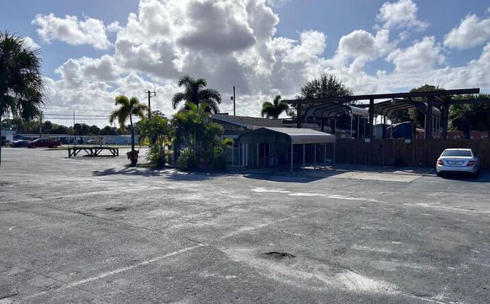 Pictures of Retail, Office property located at 1944 Aurora Rd, Melbourne, FL 32935 for lease - image #1