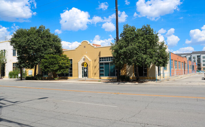 Pictures of Office property located at 1400 S Flores St, San Antonio, TX 78204 for lease - image #1
