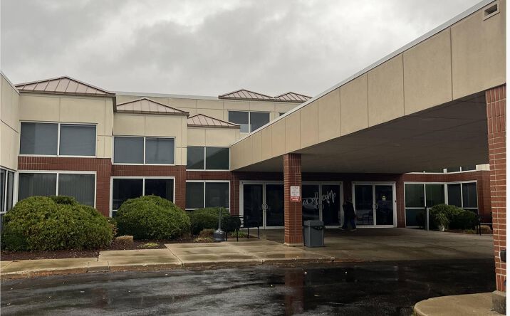 Pictures of Office property located at 400 Bayview Rd, Mukwonago, WI 53149 for lease - image #1