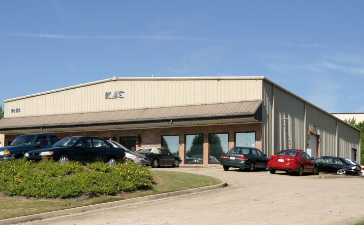 Pictures of Industrial property located at 3625 Kennesaw North Industrial Pkwy, Kennesaw, GA 30144 for lease - image #1