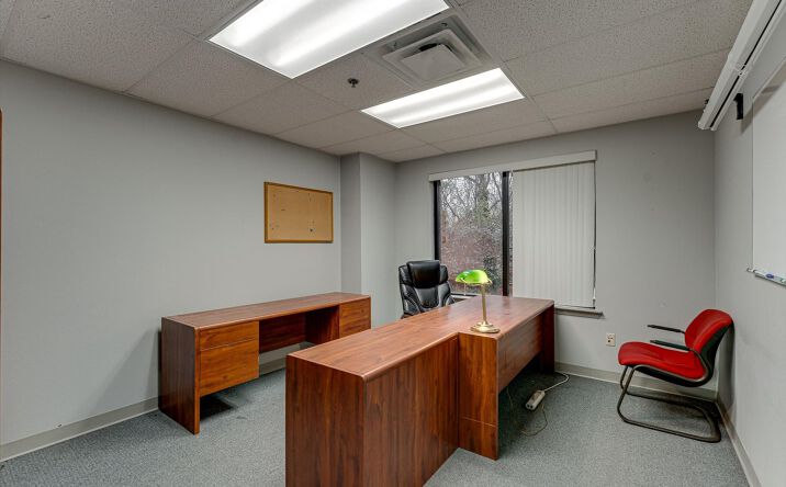 Pictures of Office property located at 7704 Basswood Dr, Chattanooga, TN 37416 for lease - image #1