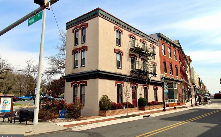 Pictures of Retail, Office property located at 243 W Main St, Salisbury, MD 21801 for lease - image #1