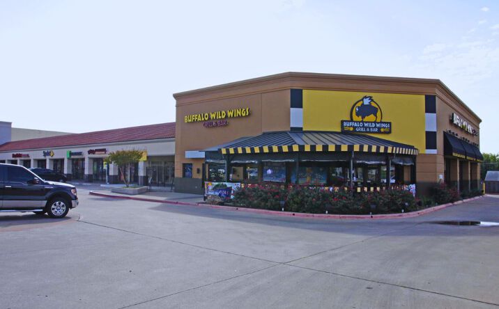 Pictures of Retail property located at 1301 N Collins St, Arlington, TX 76011 for lease - image #1