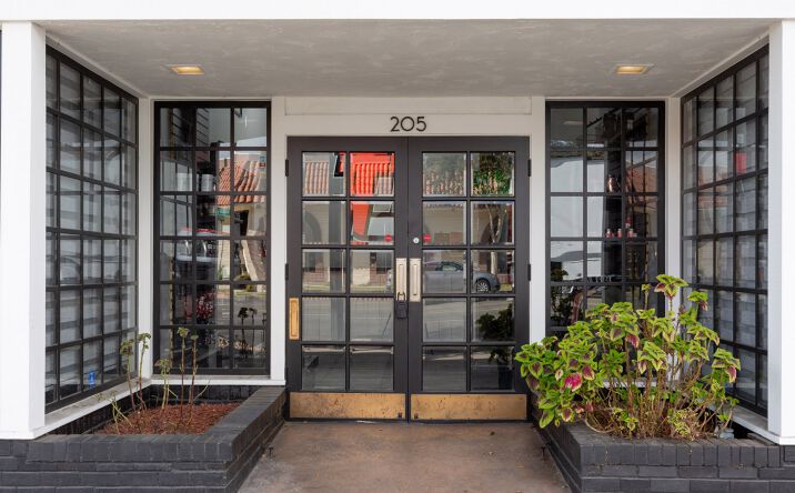 Pictures of Retail property located at 205 N Victory Blvd, Burbank, CA 91502 for lease - image #1