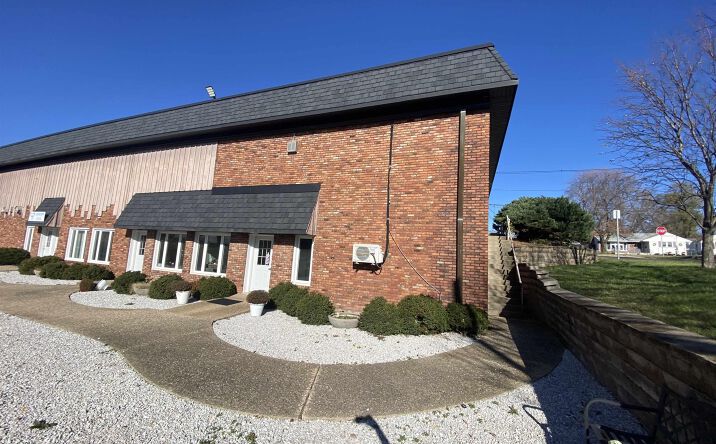 Pictures of Retail, Industrial, Office, Restaurant property located at 924 E GLEN Avenue, Peoria Heights, IL 61616 for lease - image #1