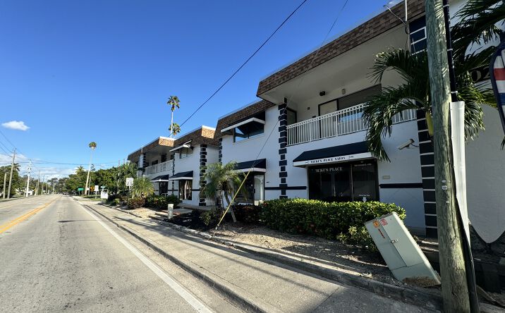 Pictures of Retail, Office property located at 2502 Second St, Fort Myers, FL 33901 for lease - image #1