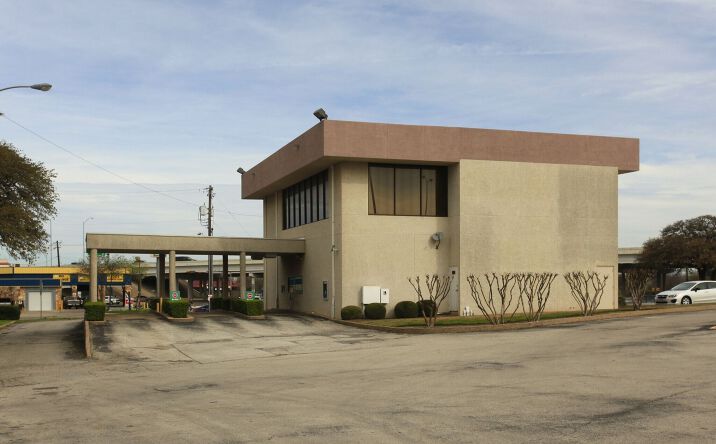 Pictures of Retail property located at 8668 Spicewood Springs Rd, Austin, TX 78759 for lease - image #1