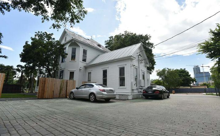 Pictures of Office property located at 1000 E Cesar Chavez St, Austin, TX 78702 for lease - image #1