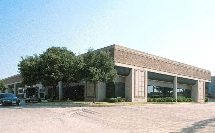 Pictures of Industrial property located at 2621 Ridgepoint Dr, Austin, TX 78754 for lease - image #1