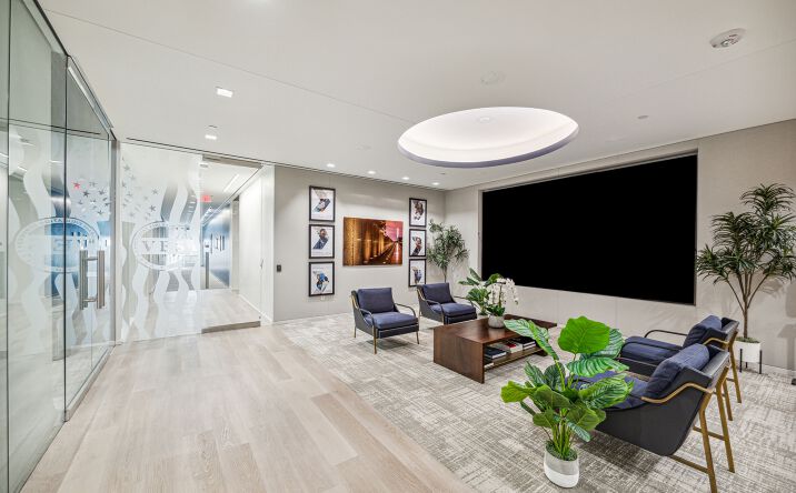 Pictures of Office property located at 2707 N Loop W, Houston, TX 77008 for lease - image #1