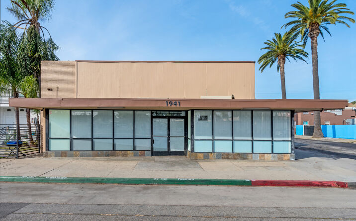 Pictures of Retail property located at 1941 Atlantic Ave, Long Beach, CA 90806 for lease - image #1
