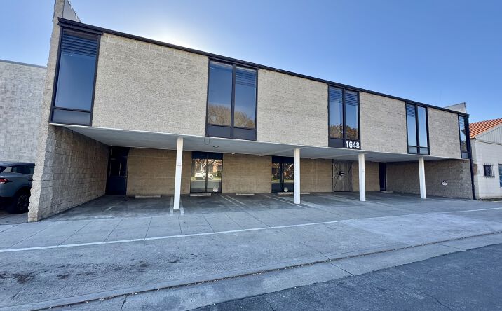 Pictures of Office property located at 1648 10th St, Santa Monica, CA 90404 for lease - image #1