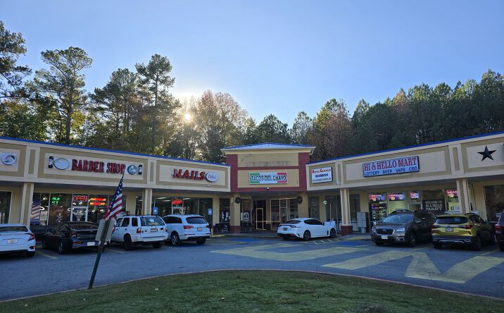 Pictures of Restaurant property located at 3055 N Main St, Kennesaw, GA 30144 for lease - image #1