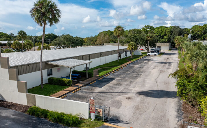 Pictures of Industrial property located at 1627 W University Pkwy, Sarasota, FL 34243 for lease - image #1