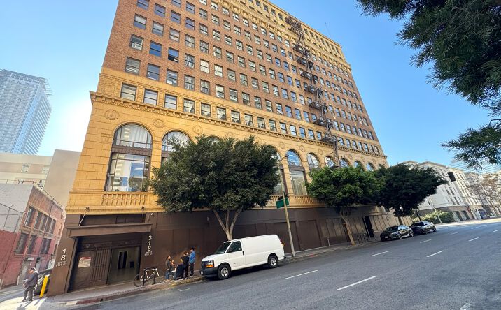 Pictures of Office property located at 318 W 9th St, Los Angeles, CA 90015 for lease - image #1