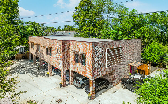 Pictures of Retail property located at 6300 N Main St, Houston, TX 77009 for lease - image #1