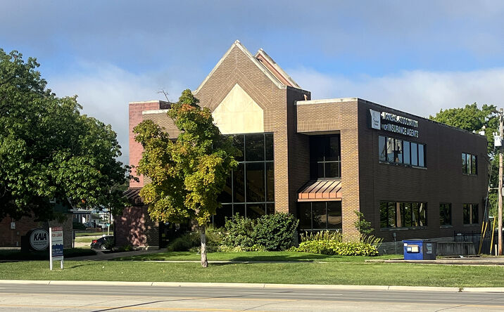 Pictures of Office property located at 815 SW Topeka Blvd, Topeka, KS 66612 for lease - image #1