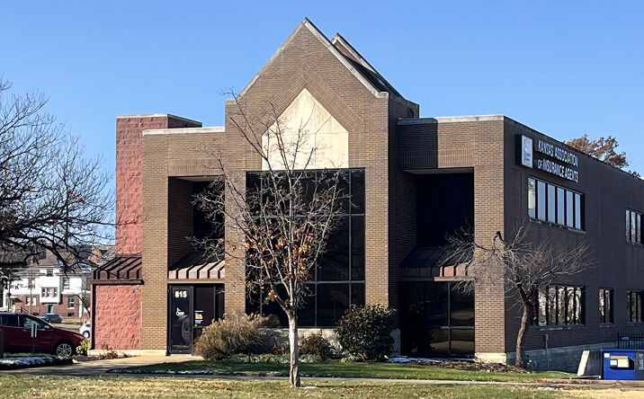 Pictures of Office property located at 815 SW Topeka Blvd, Topeka, KS 66612 for sales - image #1
