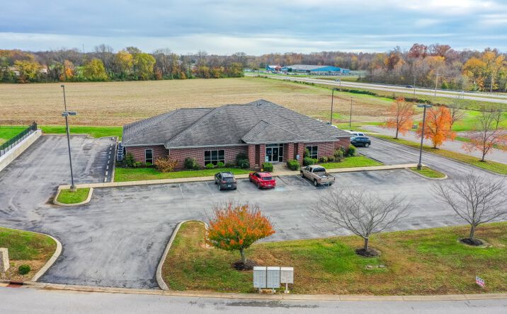 Pictures of Office property located at 114 Keeton Dr, Hopkinsville, KY 42240 for lease - image #1