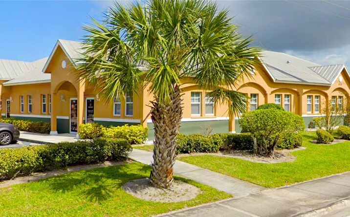 Pictures of Office, Retail property located at 439 SE Port St Lucie Blvd, Port St. Lucie, FL 34984 for lease - image #1