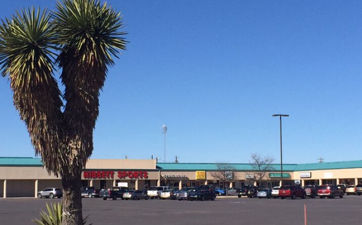 Pictures of Retail property located at 900 W Ave D, Lovington, NM 88260 for lease - image #1