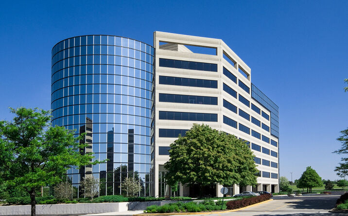 Pictures of Office property located at 9100 Keystone Crossing, Indianapolis, IN 46240 for lease - image #1