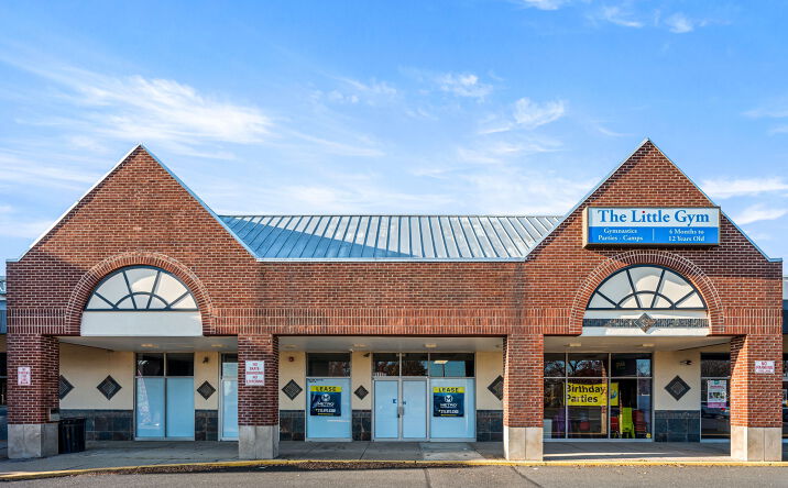 Pictures of Retail property located at 8919 New Falls Rd, Levittown, PA 19054 for lease - image #1