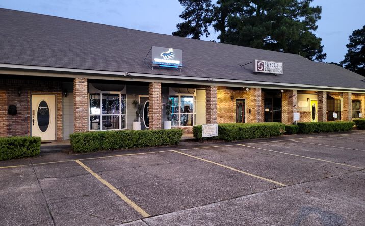 Pictures of Retail, Office property located at 4859 N Market St, Shreveport, LA 71107 for lease - image #1