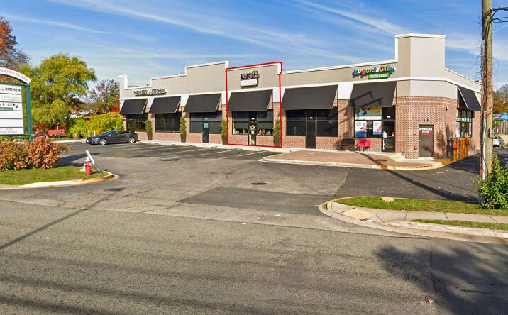 Pictures of Retail property located at 7609 Fordson Rd, Alexandria, VA 22306 for lease - image #1