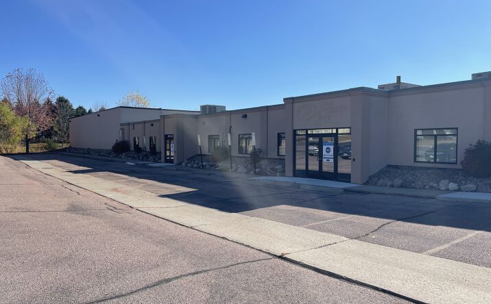 Pictures of Retail, Office property located at 400 S Sycamore Ave, Sioux Falls, SD 57110 for lease - image #1