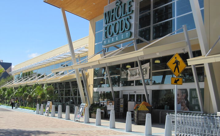 Pictures of Retail property located at 2411 N Federal Hwy, Pompano Beach, FL 33064 for lease - image #1