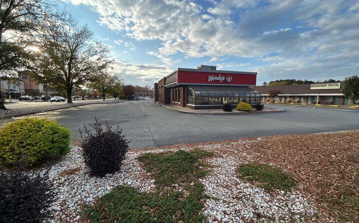 Pictures of Retail property located at 8300 Brook Rd, Richmond, VA 23227 for lease - image #1