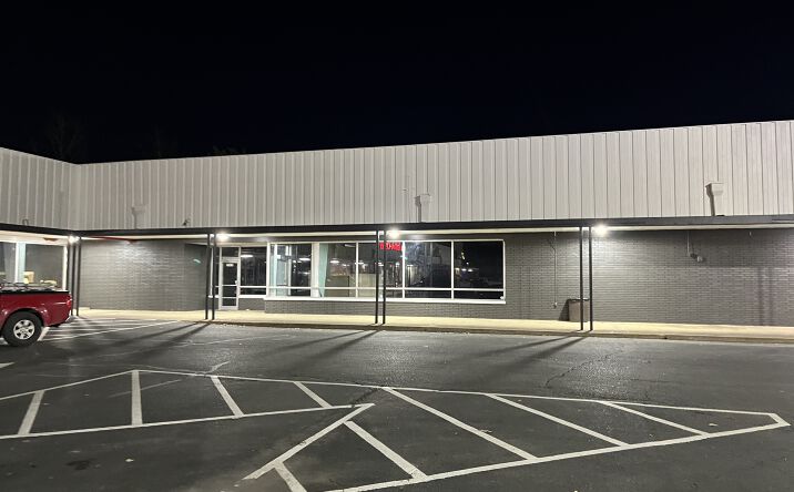 Pictures of Retail property located at 924 Providence Blvd, Clarksville, TN 37042 for lease - image #1