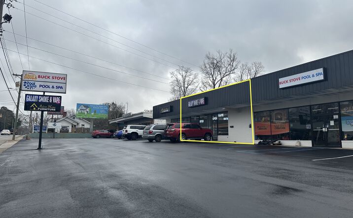 Pictures of Retail property located at 214 Fleming St, Laurens, SC 29360 for lease - image #1