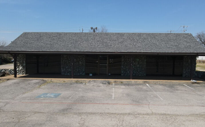 Pictures of Office property located at 103 S Stemmons St, Sanger, TX 76266 for lease - image #1