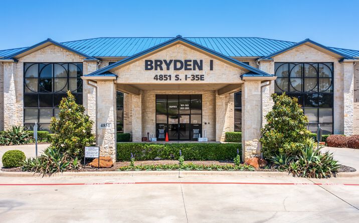 Pictures of Office property located at 4851 S Interstate 35, Corinth, TX 76210 for lease - image #1