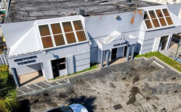 Pictures of Office property located at 6250 W 21st Ct, Hialeah, FL 33016 for lease - image #1