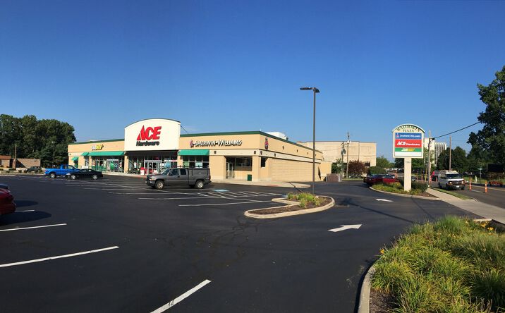 Pictures of Retail property located at 1590 W Market St, Akron, OH 44313 for lease - image #1