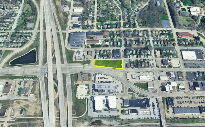 Pictures of Retail property located at 1500 Grant St, Bettendorf, IA 52722 for lease - image #1