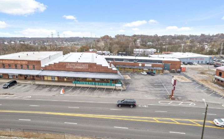 Pictures of Retail, Industrial property located at 1214 College St, Clarksville, TN 37040 for lease - image #1