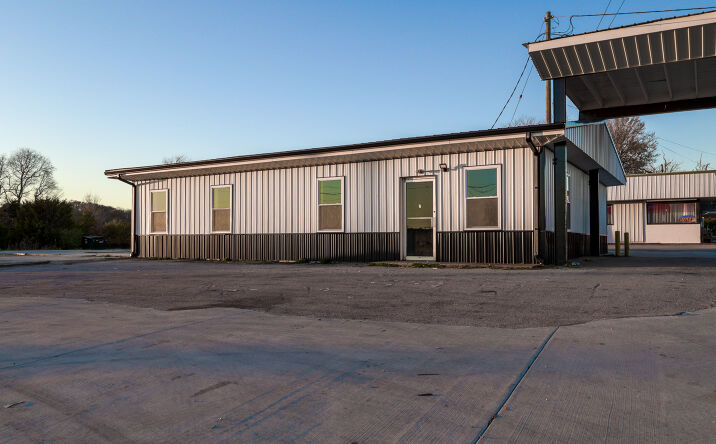 Pictures of Retail, Office property located at 8165 N Dixie Hwy, Bonnieville, KY 42713 for lease - image #1