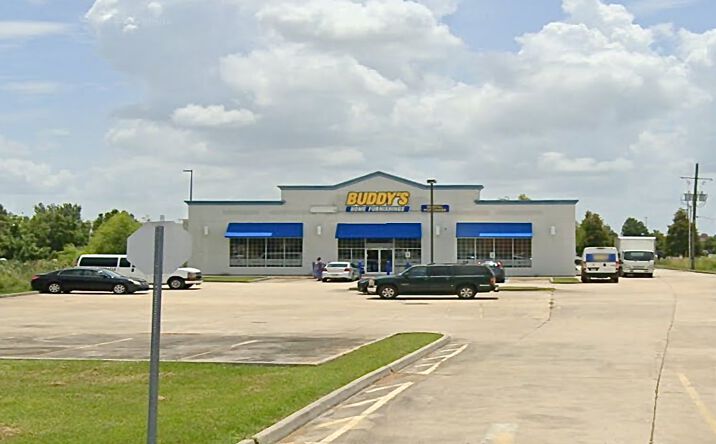 Pictures of Retail property located at 37202 Thibaut Dr, Donaldsonville, LA 70346 for lease - image #1