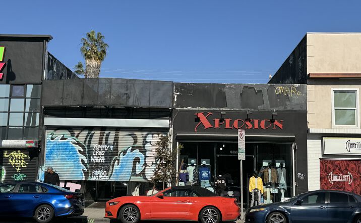 Pictures of Retail property located at 7555 Melrose Ave, Los Angeles, CA 90046 for lease - image #1